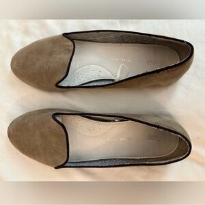 Gap Shoes Womens 8 1/2 Slip On Loafers Beige Suede Casual Round Toe